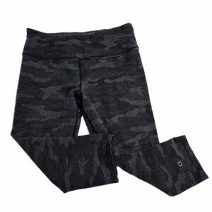 Calvin Klein Performance Camo Capri Size Medium